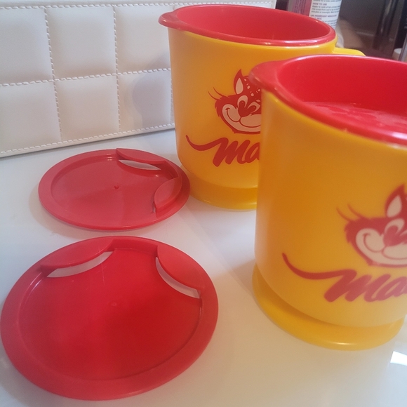 Bundle of Collectors Mugs - Picture 8 of 14